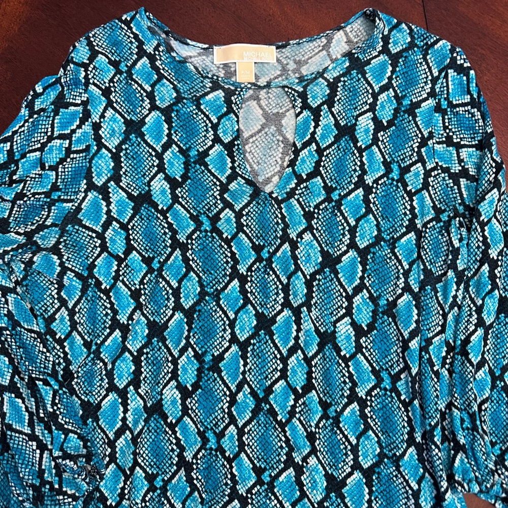 Michael Kors Blue & Black Snakeskin Patterned Animal Print Top 3/4 Sleeved